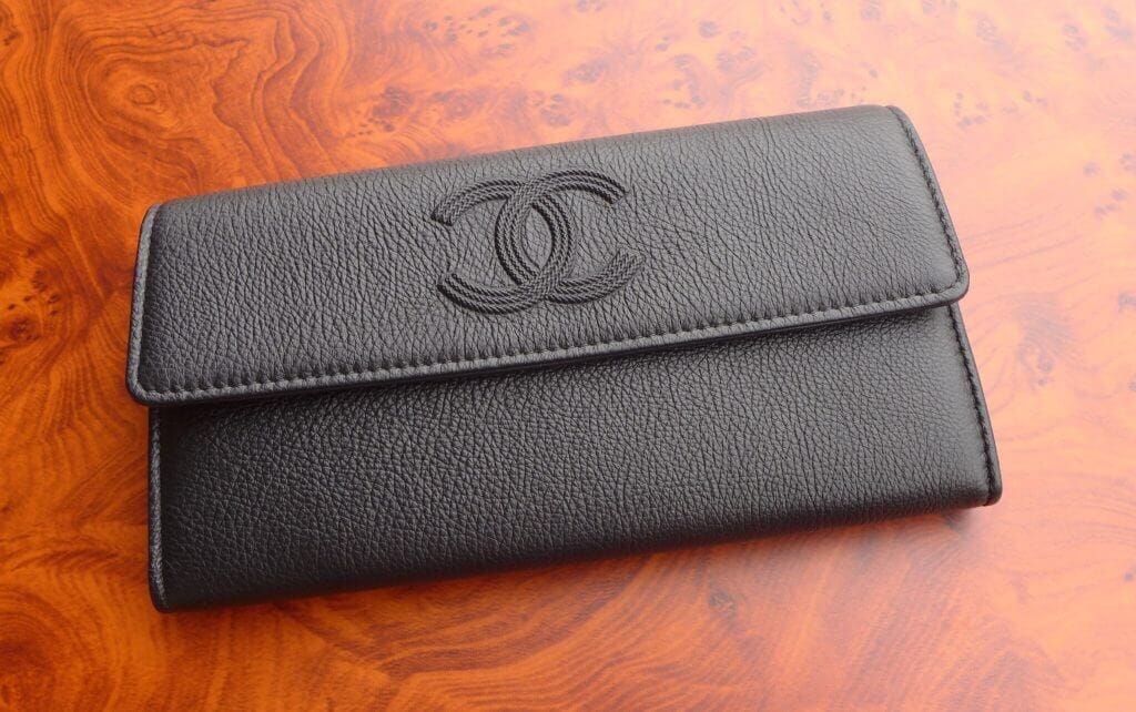 Chanel シャネル のメンズ財布ってどう 男性にも人気の財布や評価とは メンズ財布ブランドの人気おすすめランキングをご紹介 Wallet Search