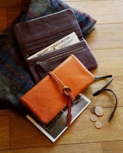 ヌメ革の財布がお洒落なメンズ・レディースのブランド19選！（ヌメ革の経年変化） | Wallet Search