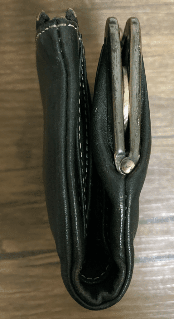 【モデル】トーンオイルヌメがま口ポケット財布