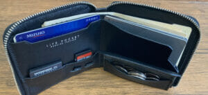【ライフポケット】なくさない機能を搭載した財布「Smart Wallet2 Saffiano」本音レビュー！（写真多め）